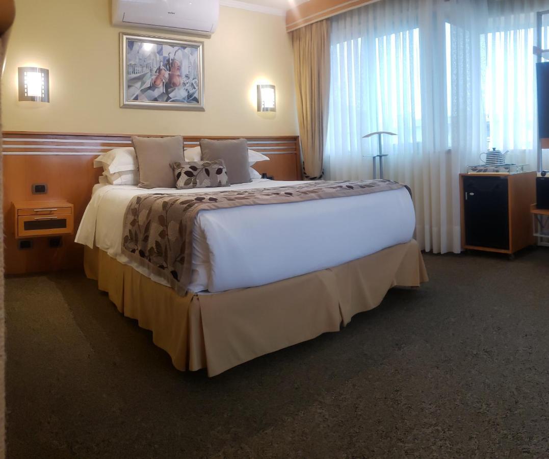 Hotel Restaurante Ankara วิญาเดลมาร์ ภายนอก รูปภาพ