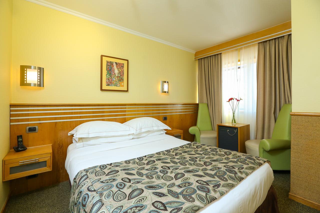 Hotel Restaurante Ankara วิญาเดลมาร์ ภายนอก รูปภาพ