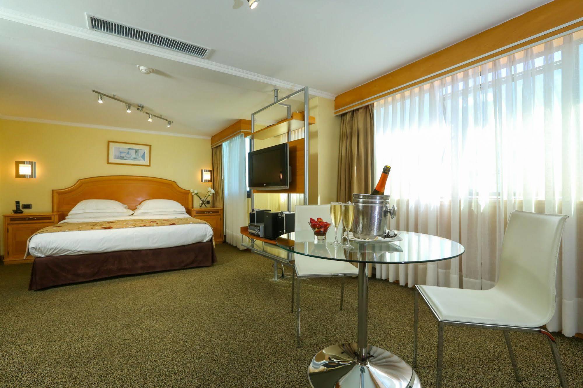 Hotel Restaurante Ankara วิญาเดลมาร์ ภายนอก รูปภาพ